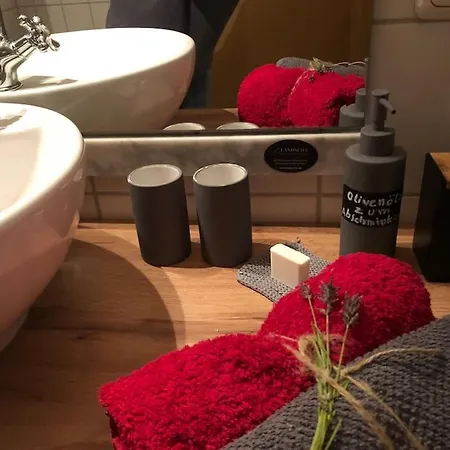 Ja, Goenn' Ich Mir. Sauna, - Alles Hier. *